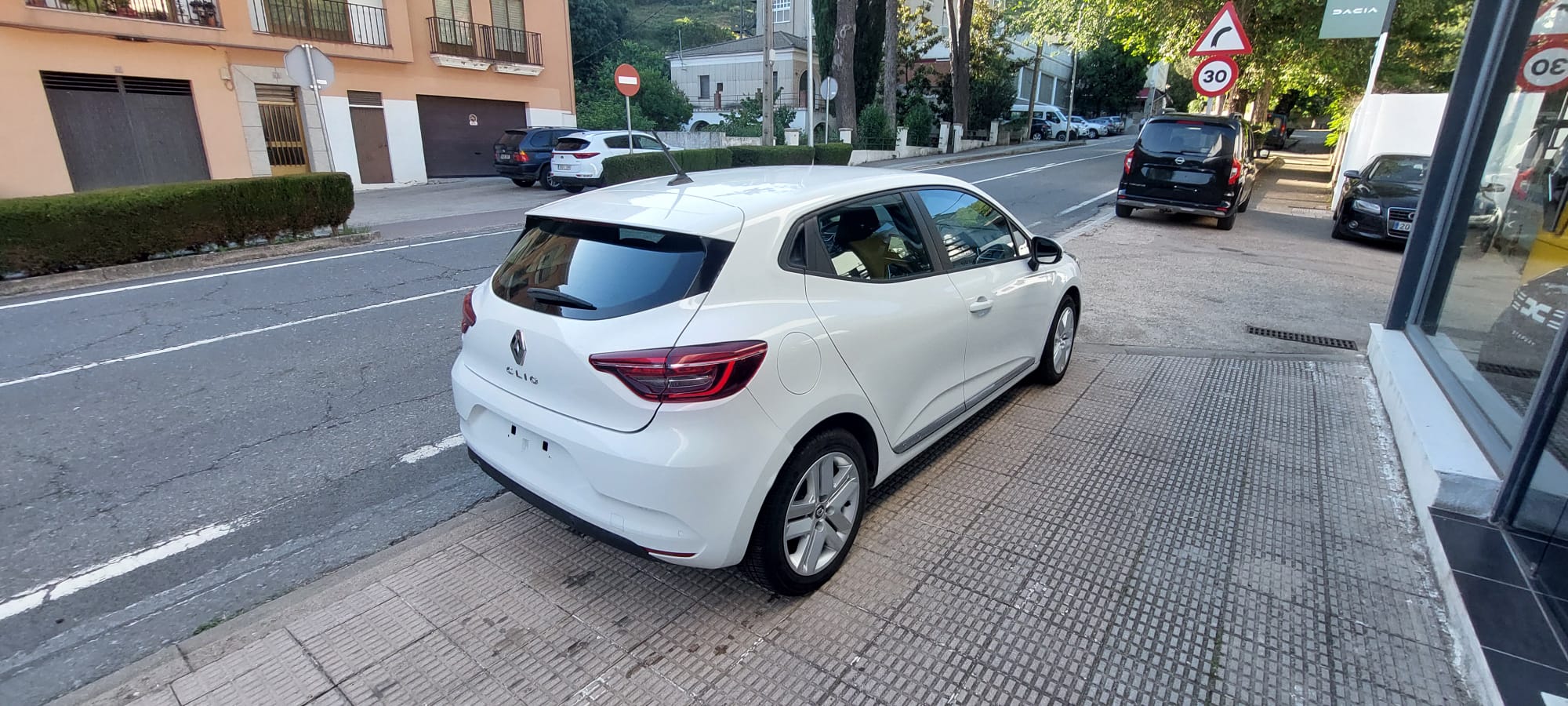 Renault Clio 1.5 85CV miniatura 6